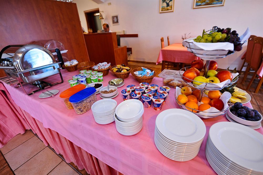 Bed & Breakfast Jugo Novalja Exteriör bild